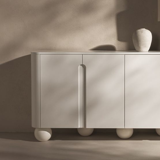 Four-Door Sideboard Circula White, Rounded, Ball Legs