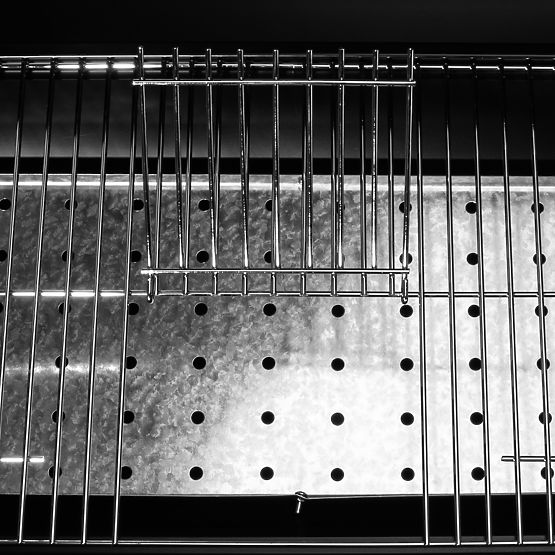 Garden Charcoal Barrel Grill with 2 Grates and Ash Pan