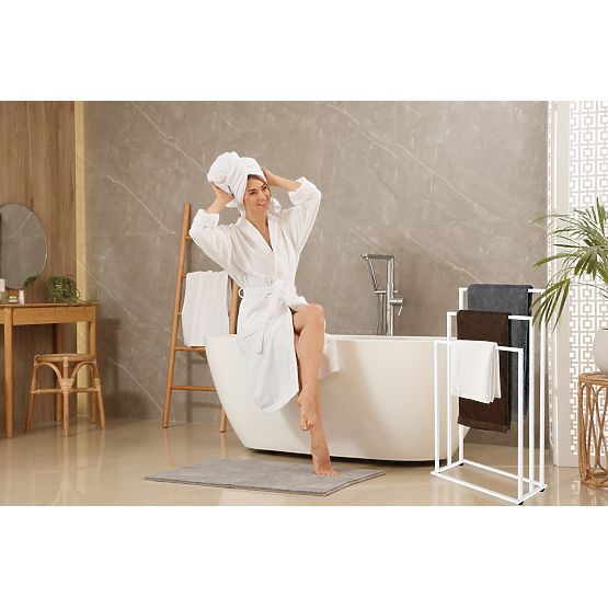Tire White Towel Stand with 3 Arms