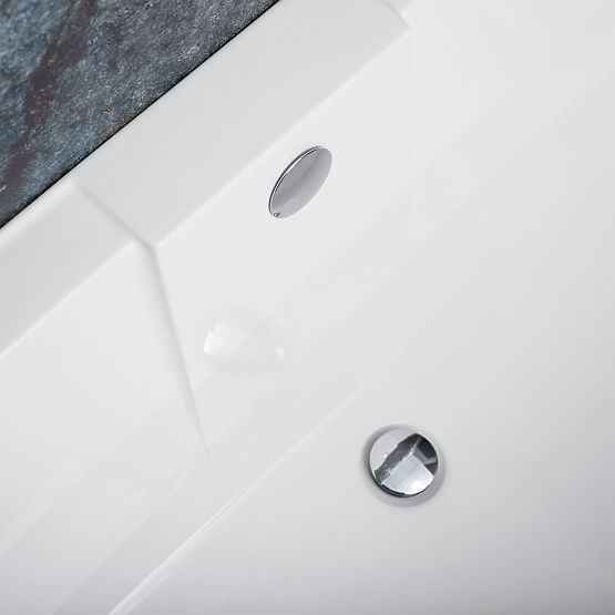 Wall-Mounted Bathtub Rea Korfu 170