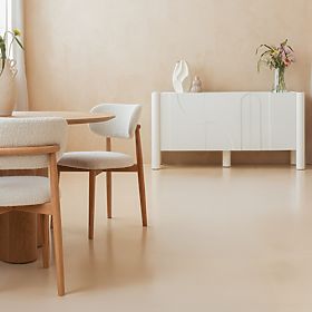 Three-Door Sideboard Lunaria with Carved Front, White, lectus